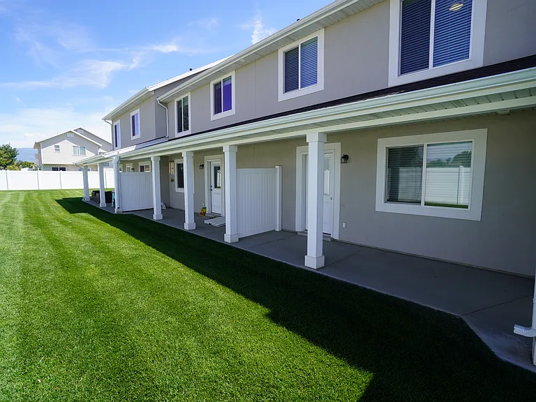 3 bed, 2.5 bath, 1385 sqft, $1,845 — Photo 7