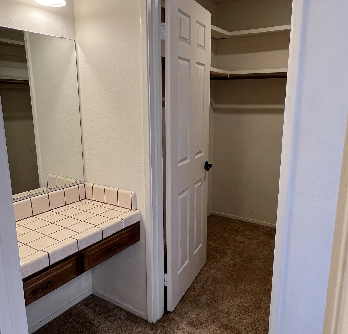 2 bed, 1.5 bath, 1239 sqft, $1,600 — Photo 4