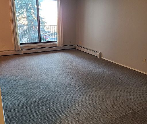 5th image of 3610 43rd Ave NW #313