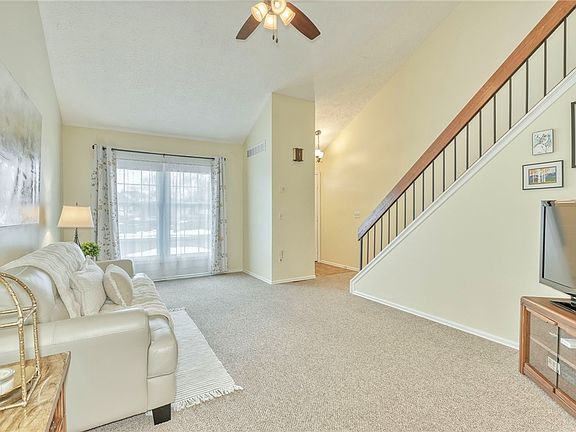 4th image of 22 Sleepy Holw