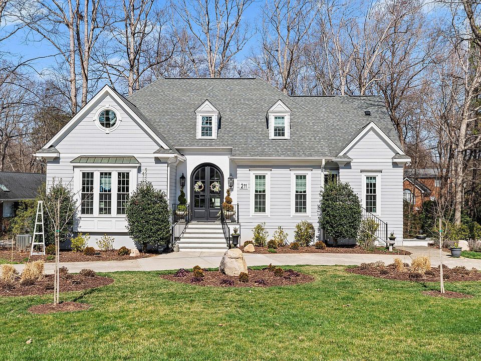 1st image of 211 Bordeaux Ln