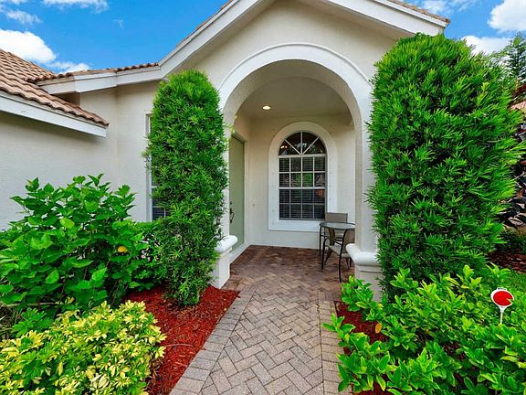 4th image of 768 SW Munjack Cir