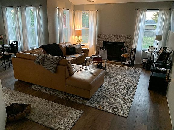 3rd image of 4920 Enetai Ave NE