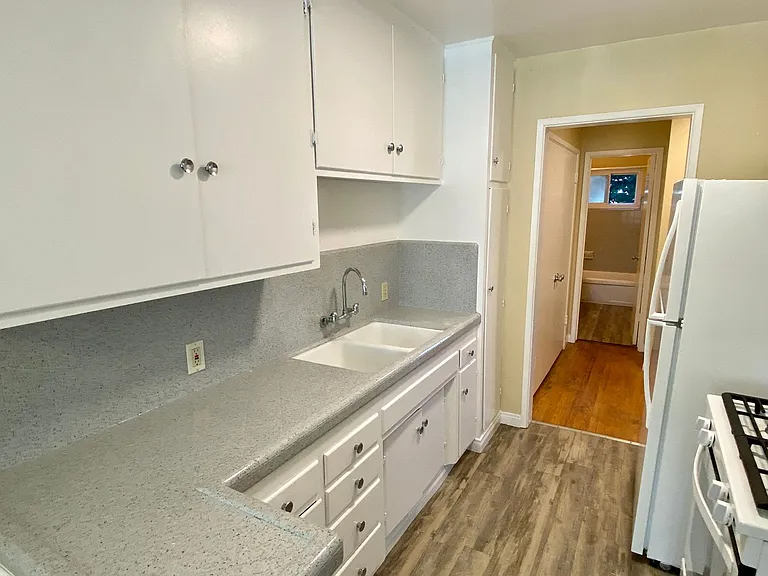 110 W. Renette Ave. — Photo 8