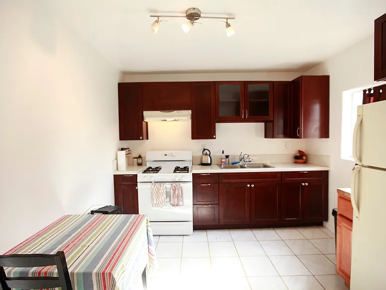 641 Orme Ave — Photo 2