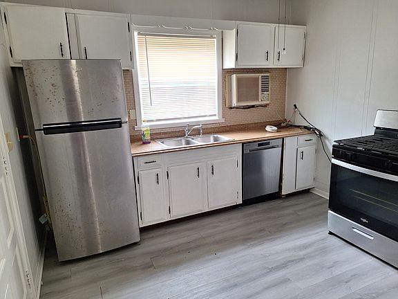 5th image of 147 Ives St #1