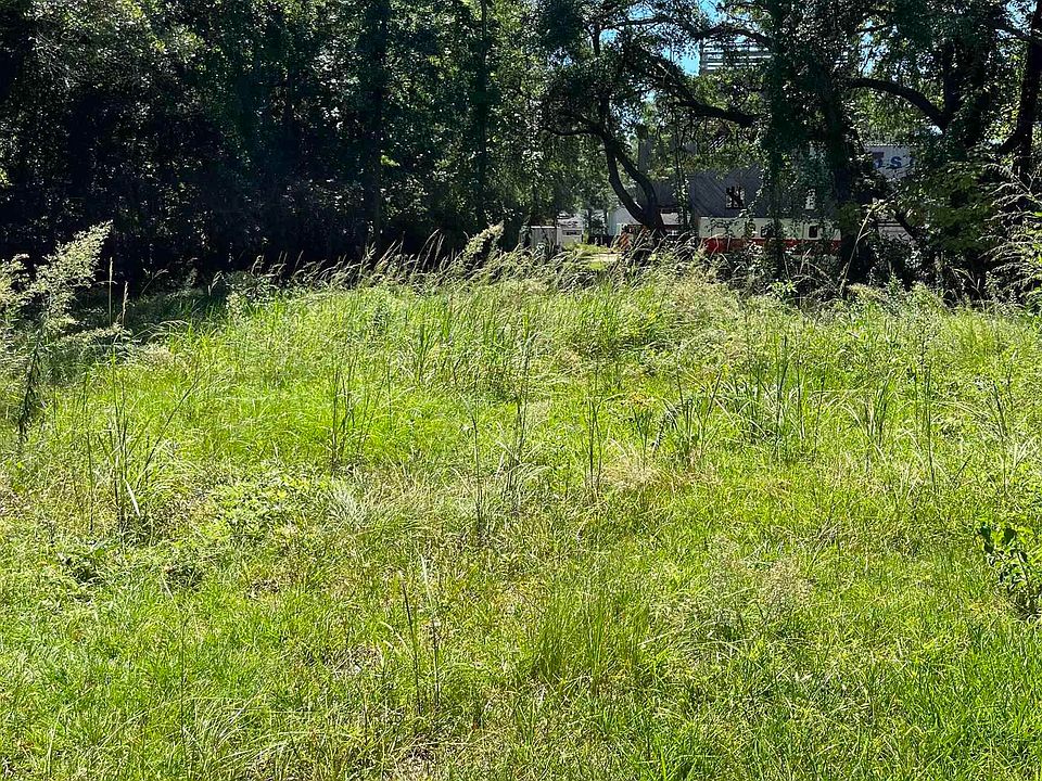 2nd image of 361 Sea Marsh Rd.