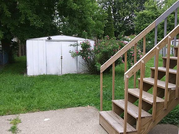 5th image of 25380 Pearl St