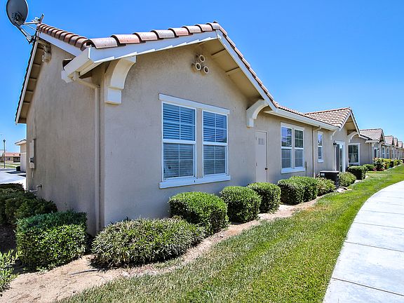 5th image of 585 Betten Ct