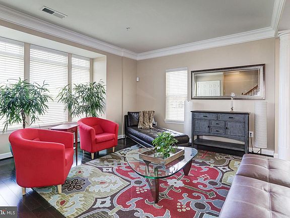 2nd image of 250 Urban Ave #250