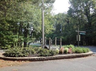 28 Blackhawk Ct, Medford, NJ 08055