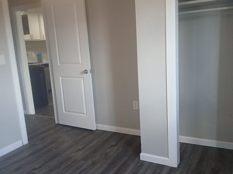 1st image of 4339 W 8th St