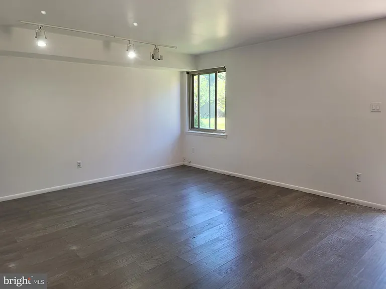 4844 Oxford Ct #5 — Photo 13