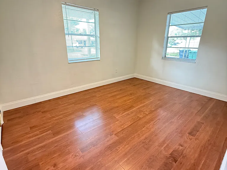 3920 W Bay Court Ave — Photo 12