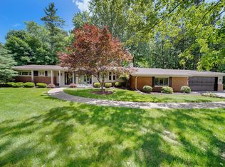 33951 Brittany Dr, Farmington Hills, MI 48335