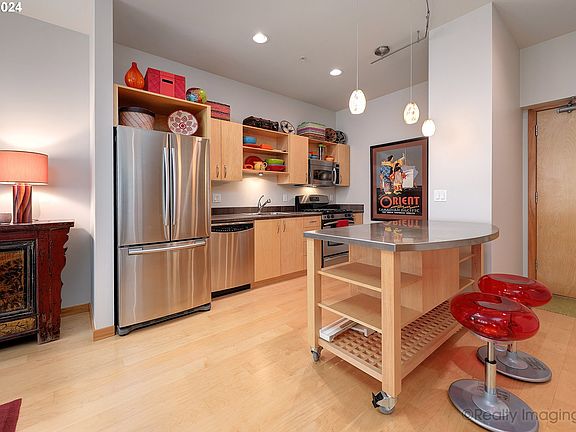 Kitchen-Island>