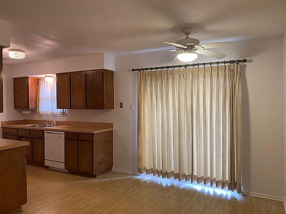 5th image of 303 NW 21st St