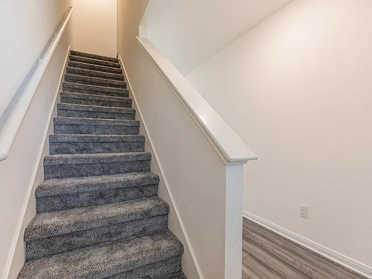 14706 Maple Ter — Photo 14