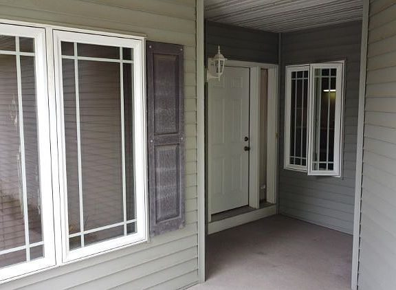 3rd image of 2714 Rushmore Rd