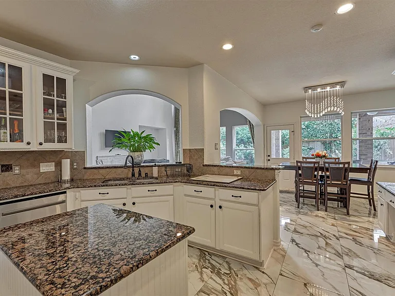18 Wyckham Cir — Photo 14