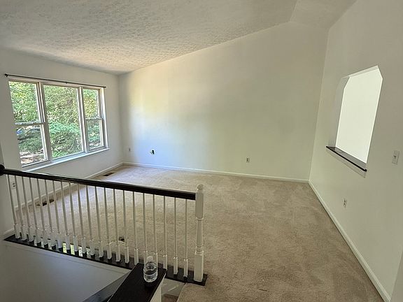 4th image of 12627 Hilltop Rd