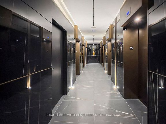 4th image of 11 Yorkville Ave #1310