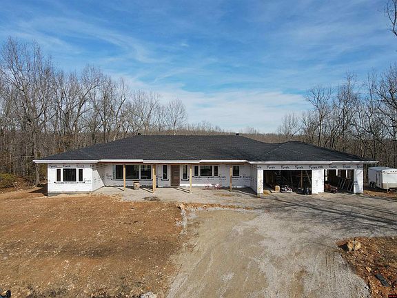 2nd image of 408 Noe Creek Rd