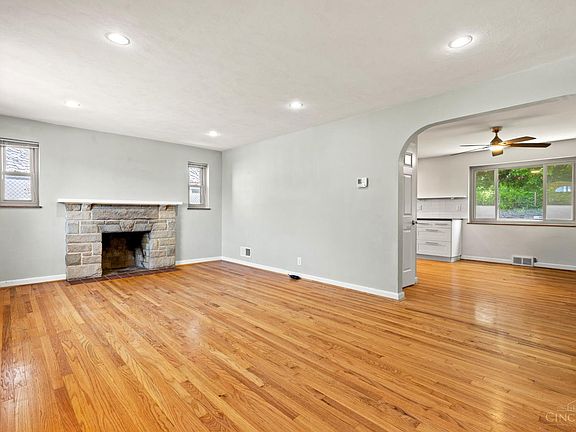 4th image of 5758 Glengate Ln