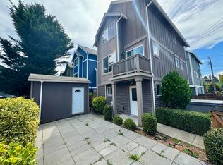 703 N 94th St, Seattle, WA 98103