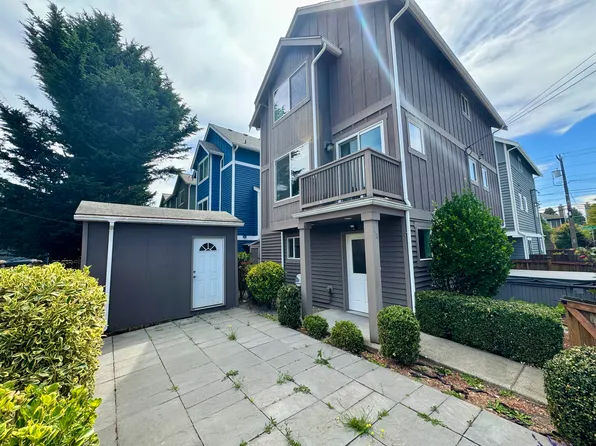 703 N 94th St, Seattle, WA 98103