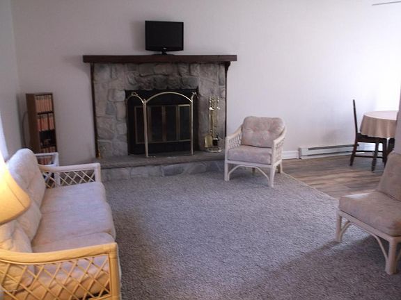 5th image of 9864 Deerwood Dr