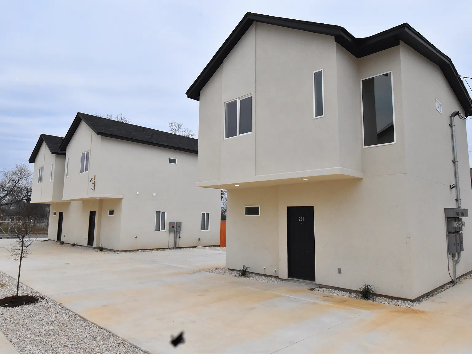 3 bed, 2.5 bath, 1100 sqft, $1,350 — Photo 1
