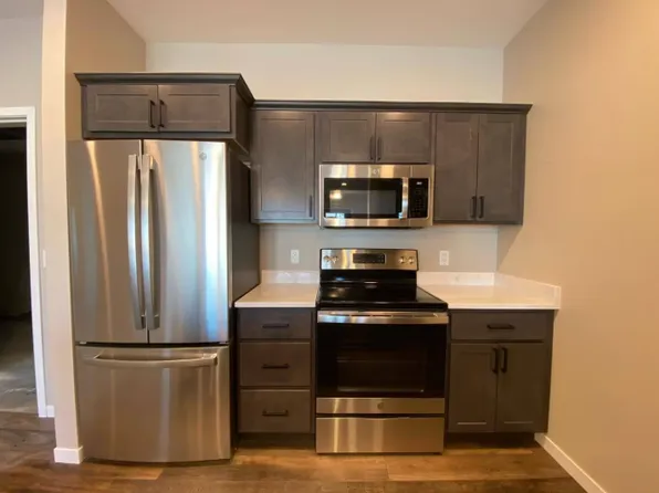 608 Pine St #104, Dickeyville, WI 53808