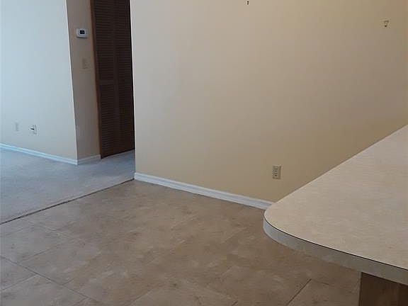 5th image of 213 Shangri La Cir