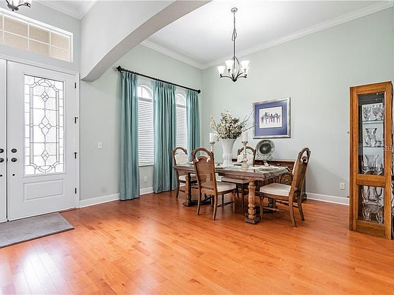 4th image of 32457 Silvercreek Way