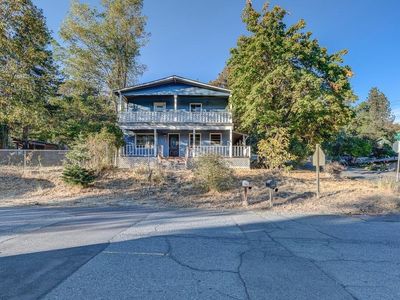 715 5th Ave, Gold Hill, OR, 97525