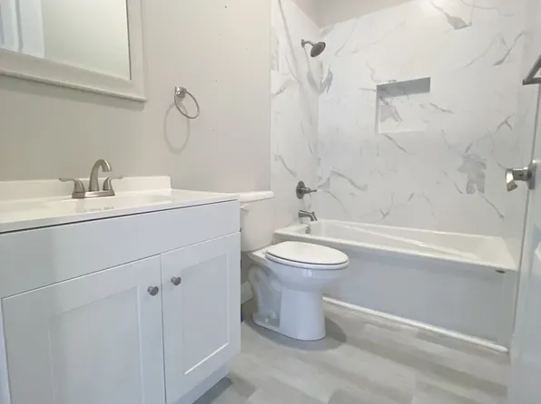 902 Howard Ave #14, Biloxi, MS 39530