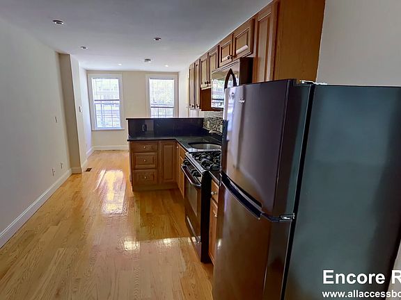 2nd image of 79 Charles St APT 4