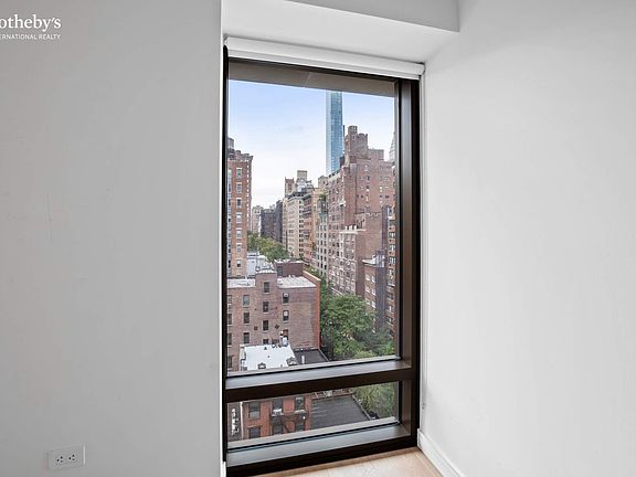 4th image of 200 E 21st St APT 10B