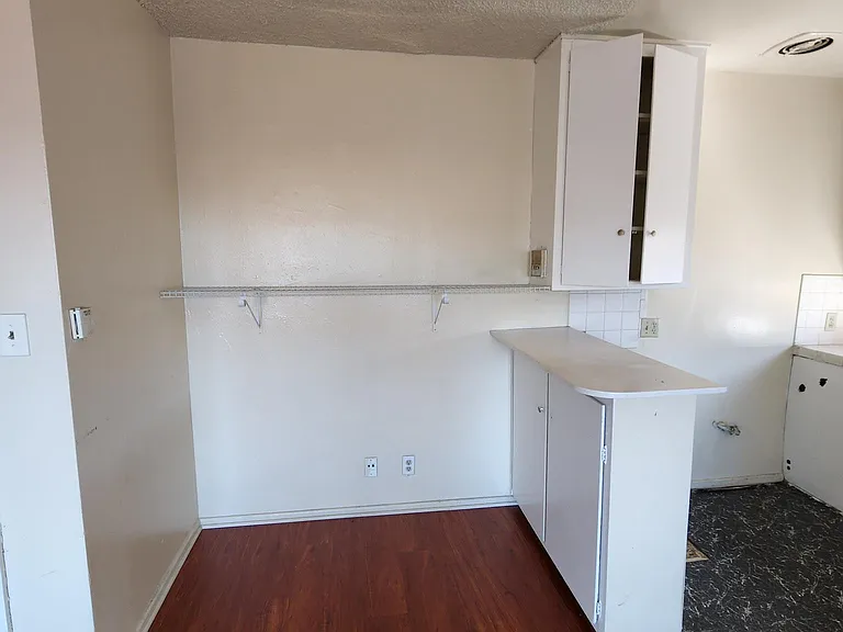 644 E 97th St #7 — Photo 5
