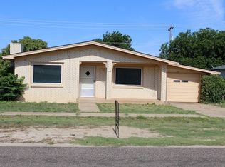 610 SW 12th St, Seminole, TX 79360