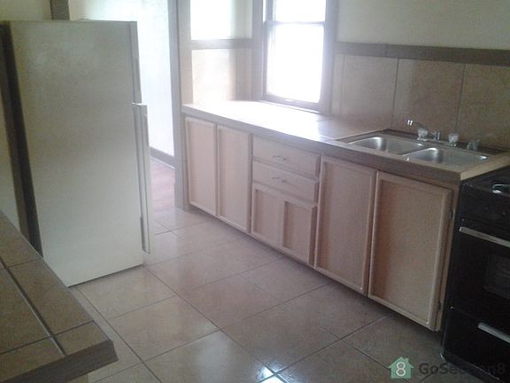 3rd image of 1215 Ange St APT 9
