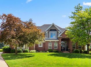 2111 Currant Ct, Bloomington, IL 61704