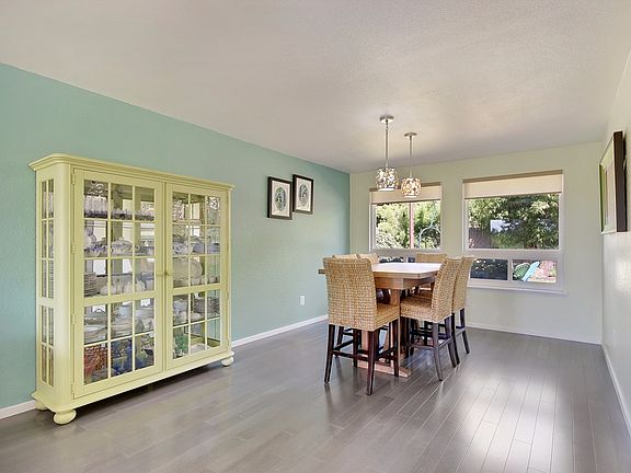 5th image of 2103 125th Avenue Ct E