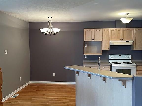 3rd image of 734 Michael Dr
