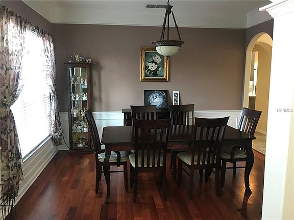 5th image of 658 Charrice Pl