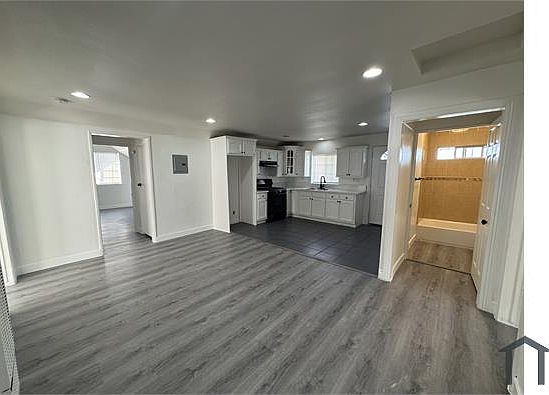 1st image of 4063 S Budlong Ave #2