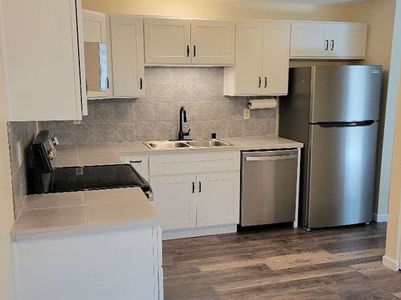 5th image of 1690 NE Pleasant St #205