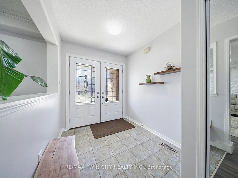 20 Webb Ave #UPPER — Photo 5