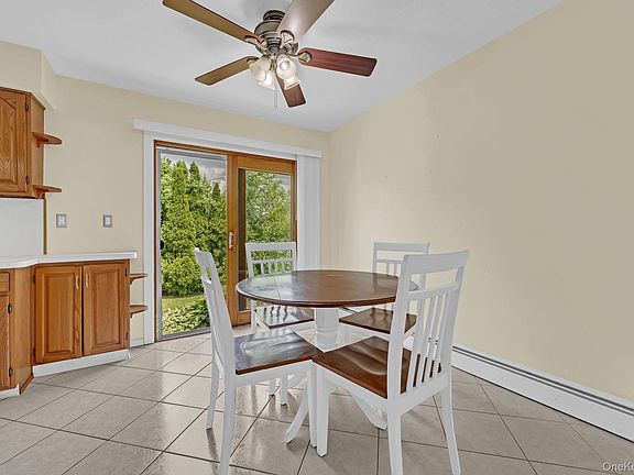 4th image of 9 Nassau Avenue